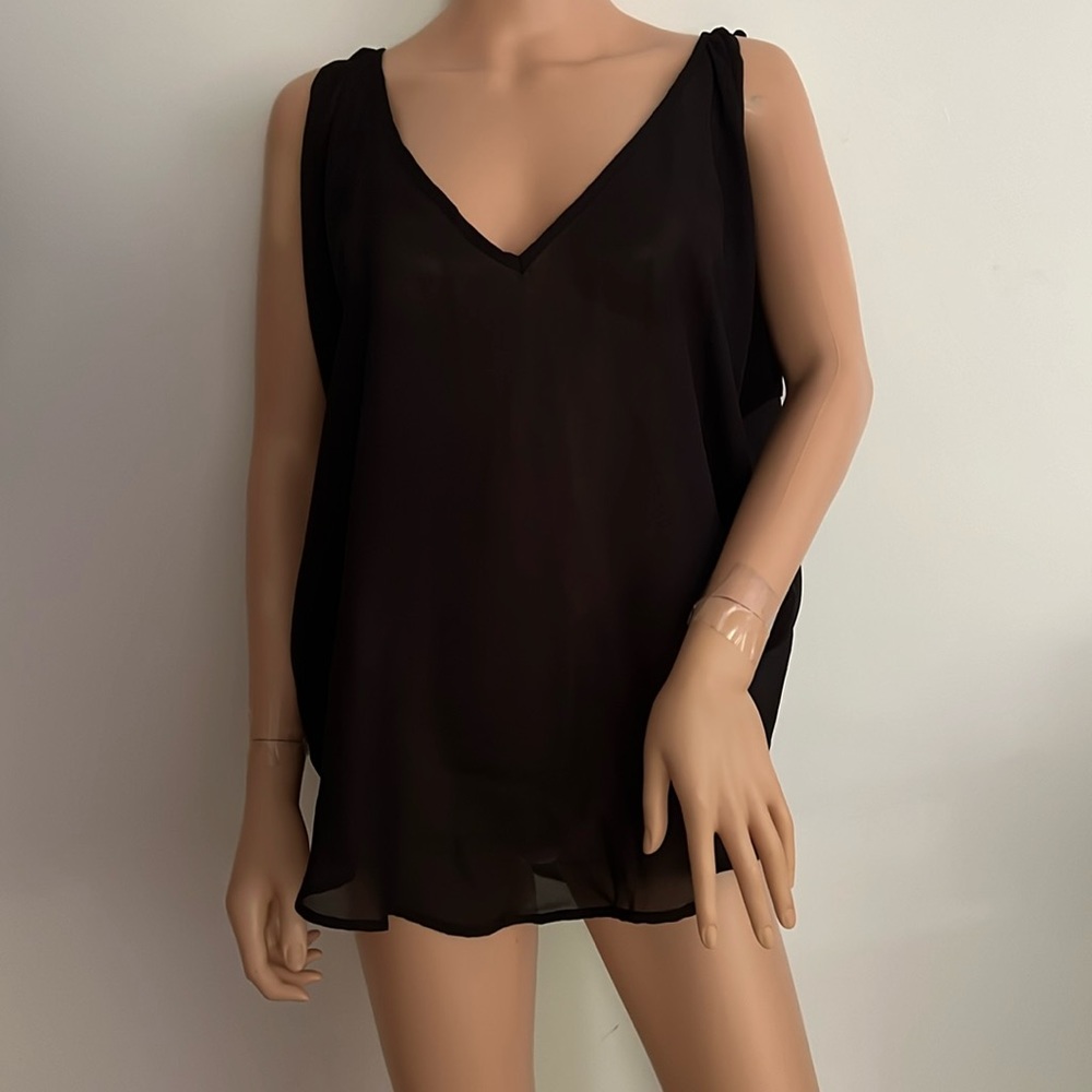 Lili White Woman’s Tunic.